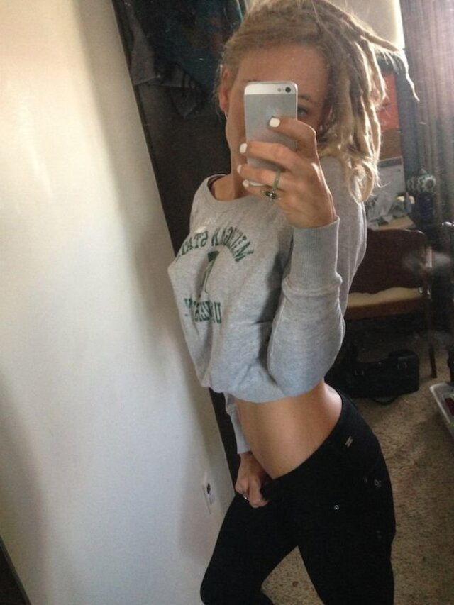 Selfie Girls (21 pics)
