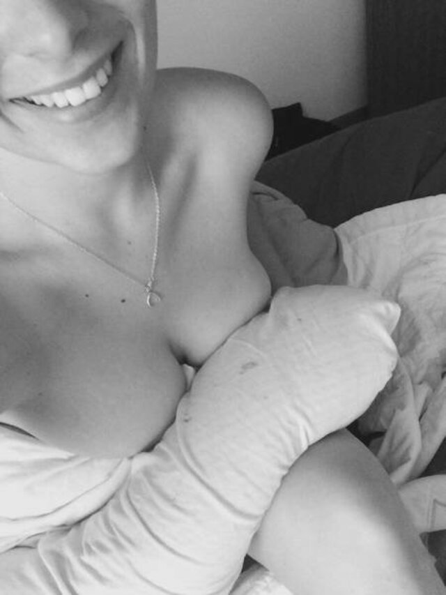 Braless Girls (21 pics)