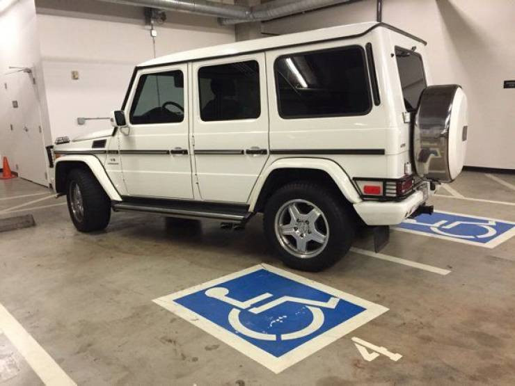 They Don't Know How To Park (18 pics)