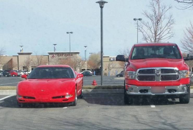 They Don't Know How To Park (18 pics)