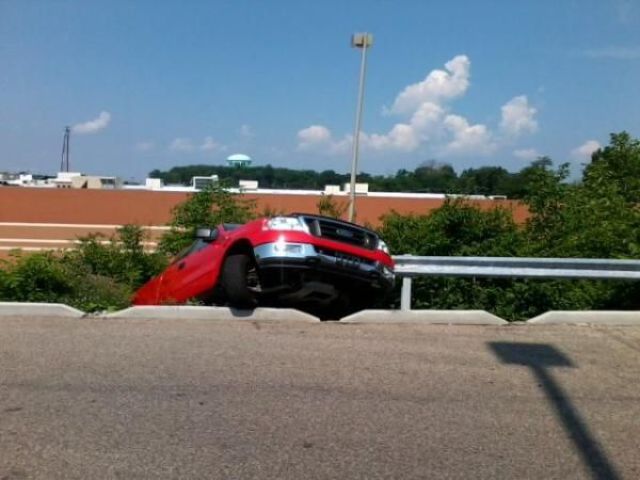 Bad Days Happen (23 pics)