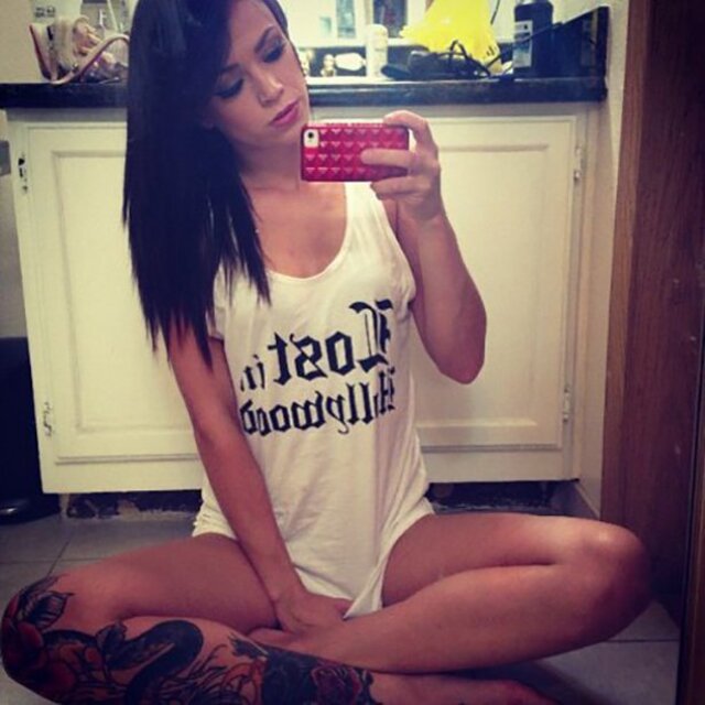 Selfie Girls (21 pics)