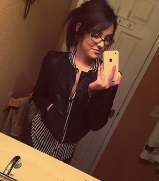 Selfie Girls (21 pics)