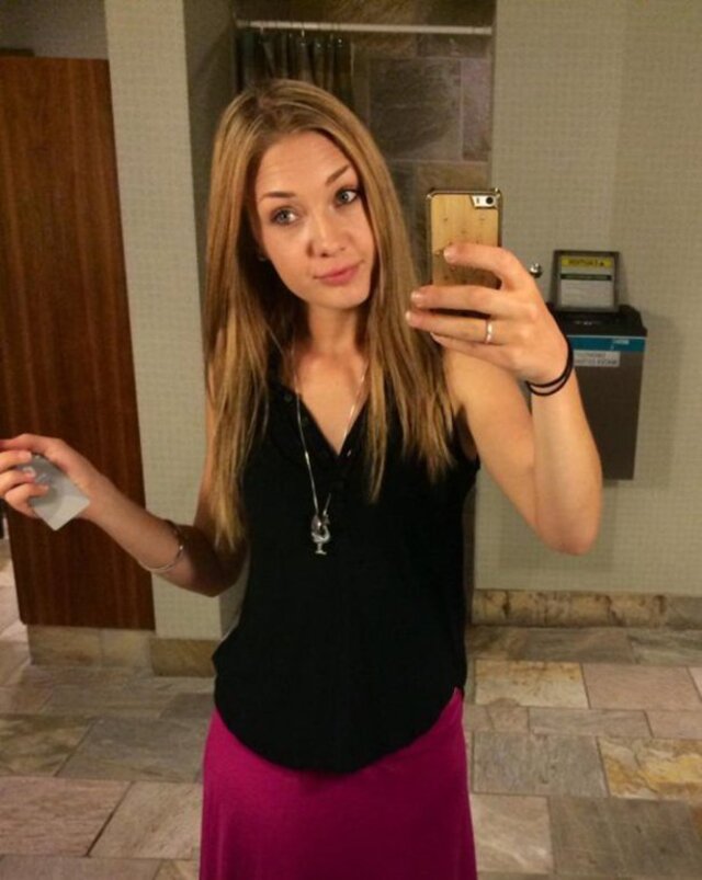 Selfie Girls (21 pics)