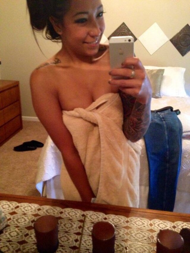 Selfie Girls (21 pics)