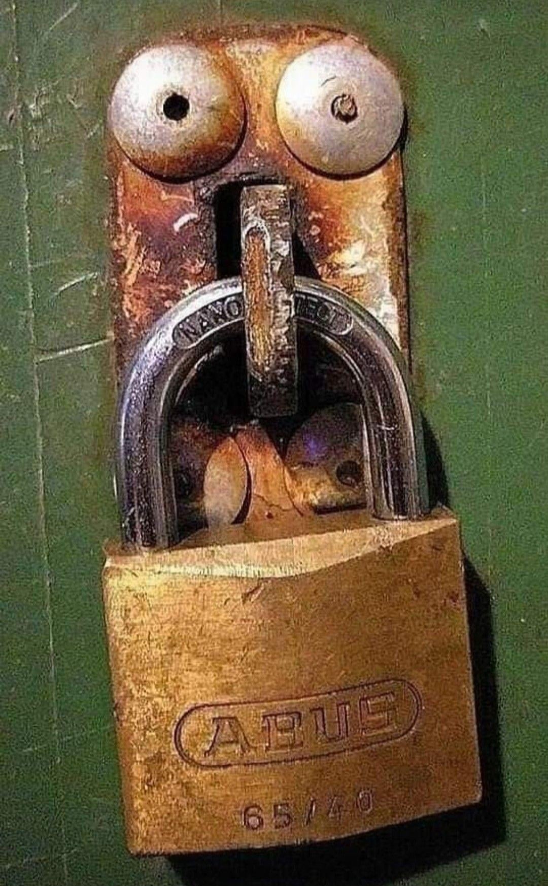 This Is Pareidolia (25 pics) This Is Pareidolia (25 pics)