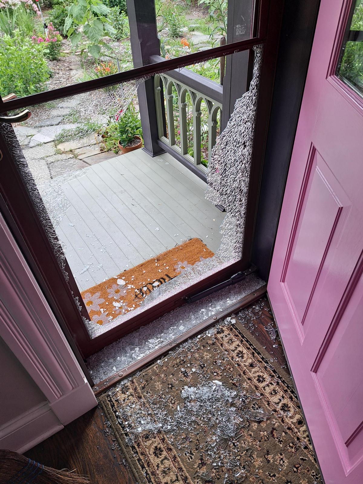 Bad Days Happen (29 pics)