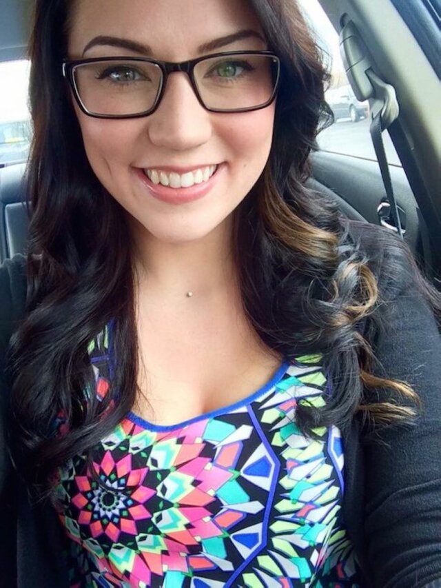Girls In Glasses (21 pics)
