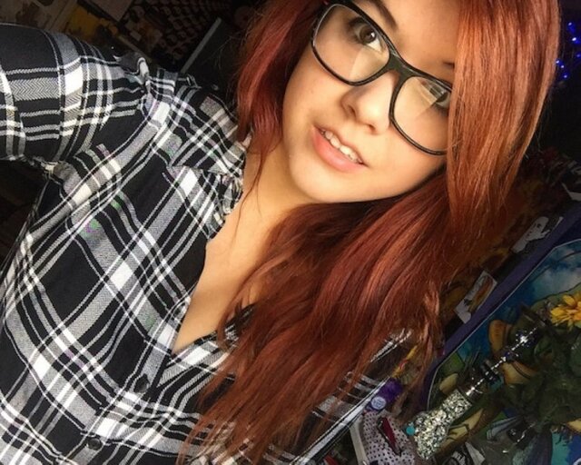 Girls In Glasses (21 pics)