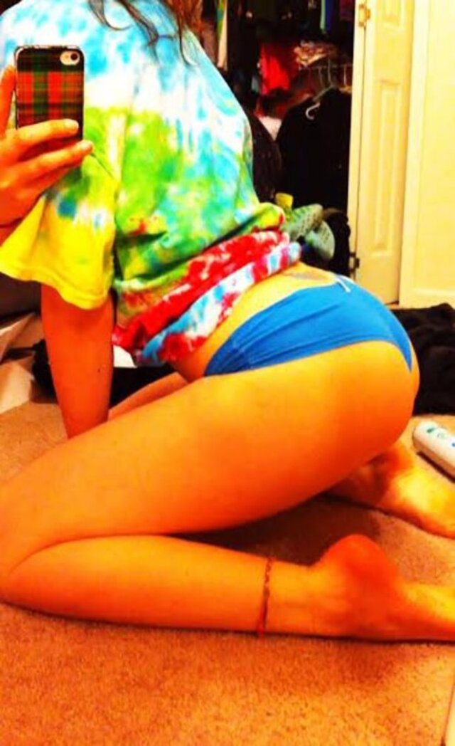 Rear View (21 pics)