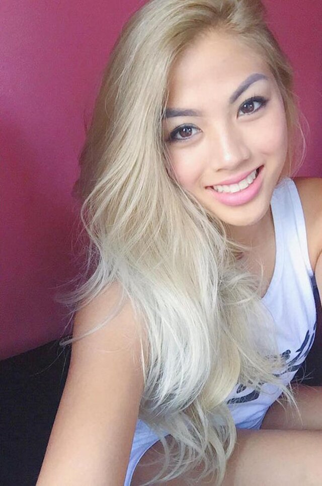 Asian Girls (21 pics) Asian Girls (21 pics)
