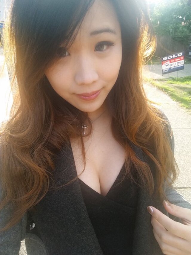 Asian Girls (21 pics)