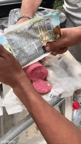 Acid GIFs, May 1 (25 gifs) Acid GIFs, May 1 (25 gifs)