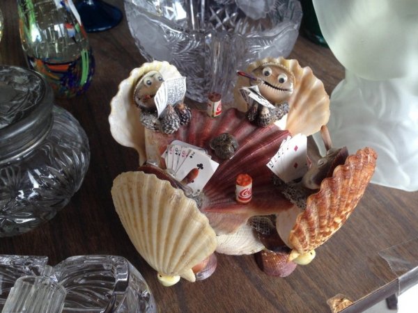 Weird Finds In Thrift Shops (19 pics) Weird Finds In Thrift Shops (19 pics)