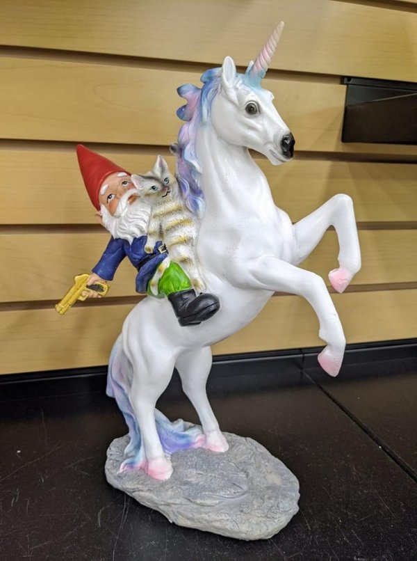 Weird Finds In Thrift Shops (19 pics) Weird Finds In Thrift Shops (19 pics)