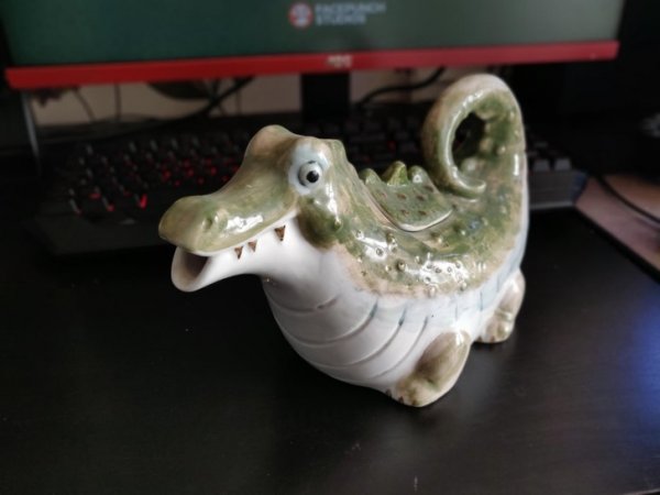Weird Finds In Thrift Shops (19 pics) Weird Finds In Thrift Shops (19 pics)