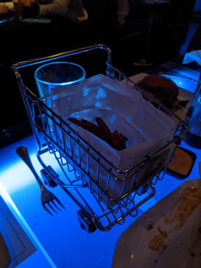 Crazy Food Serving (25 pics)