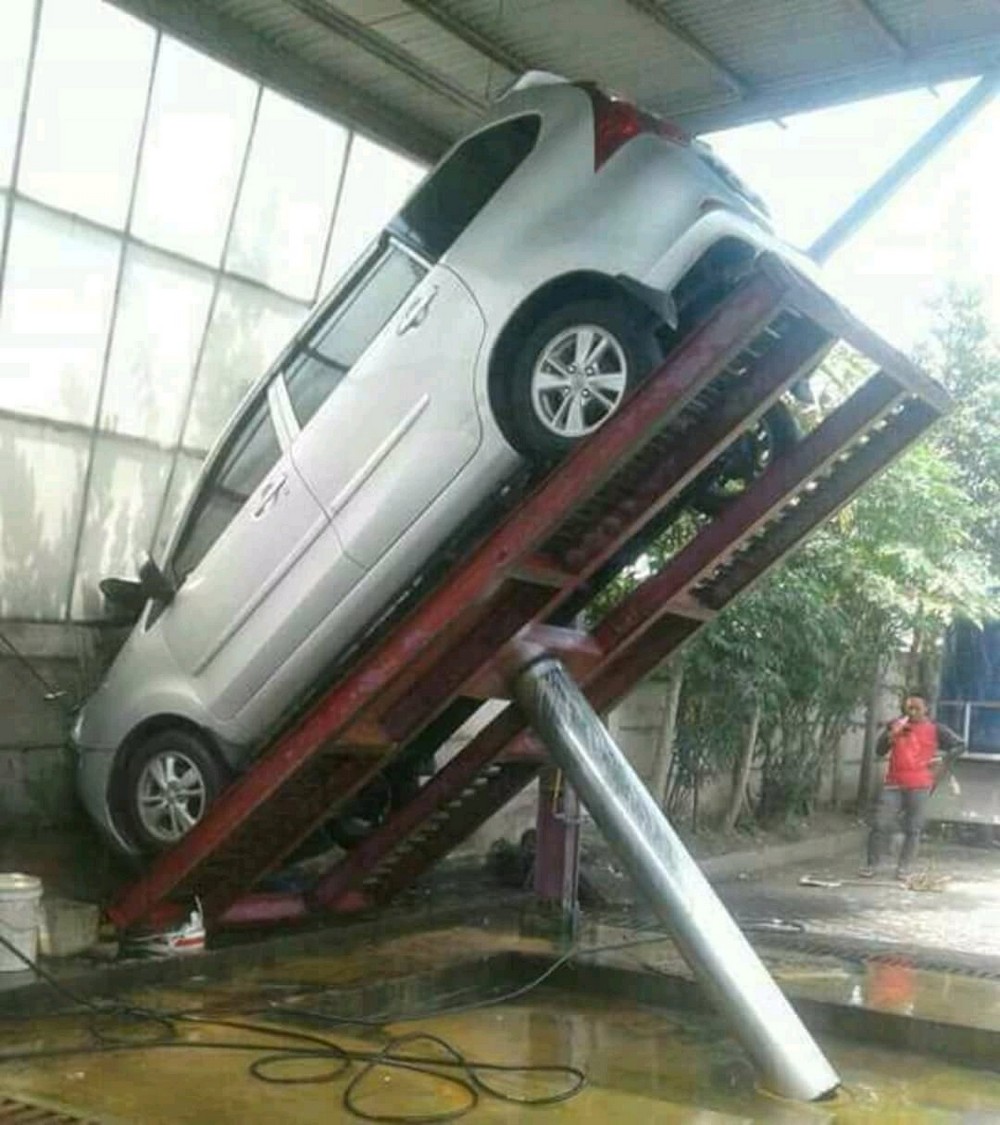 Bad Days Happen (31 pics)