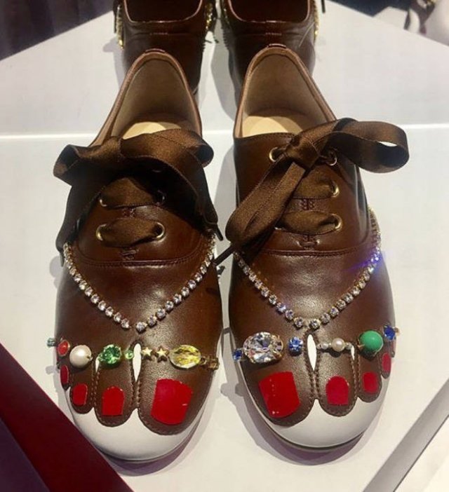 Odd Shoes (19 pics)
