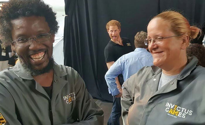 Funny Photobombs (25 pics) Funny Photobombs (25 pics)