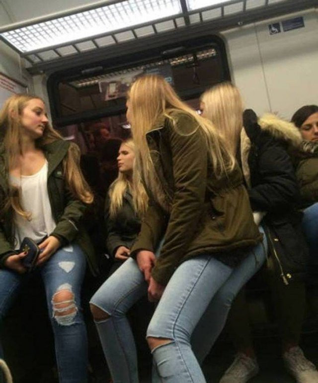 Glitches In The Matrix (14 pics)