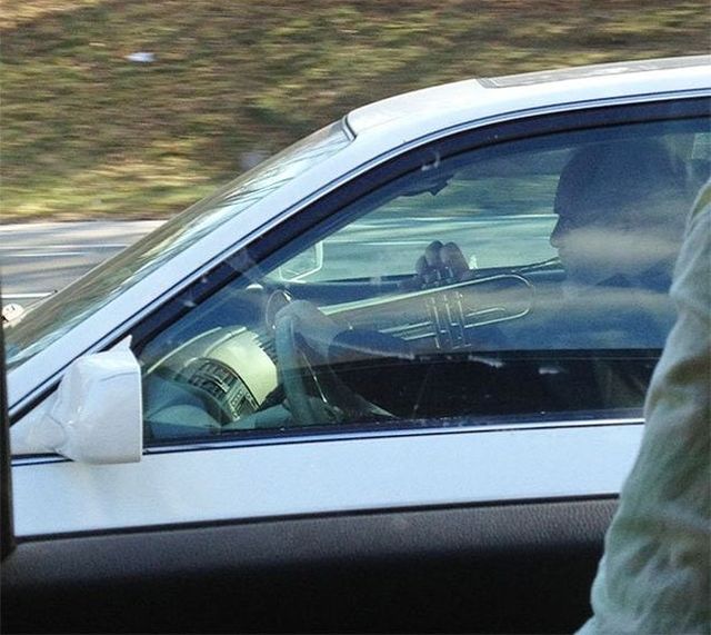 Strange Encounters On The Road (23 pics)