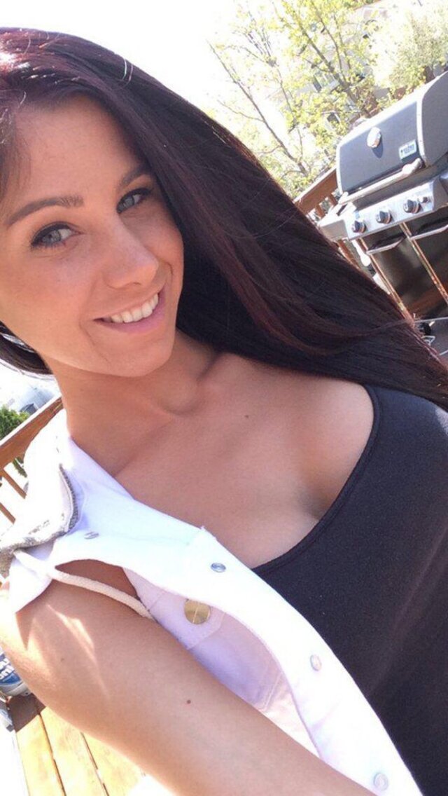 Busty Girls (21 pics) Busty Girls (21 pics)