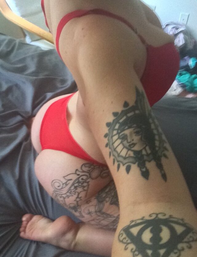 Rear View (21 pics)