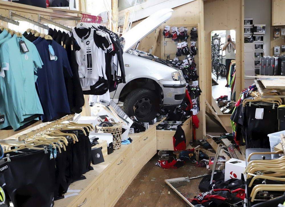 Bad Days Happen (25 pics)