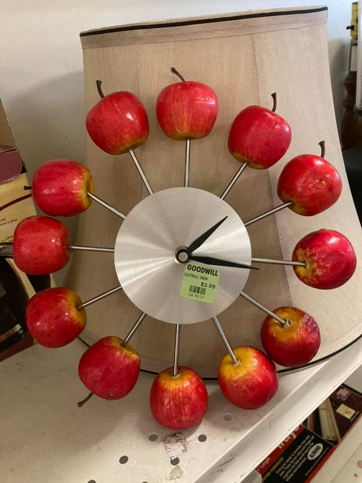 Weird Finds In Thrift Shops (29 pics)