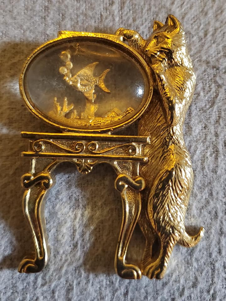 Weird Finds In Thrift Shops (29 pics)