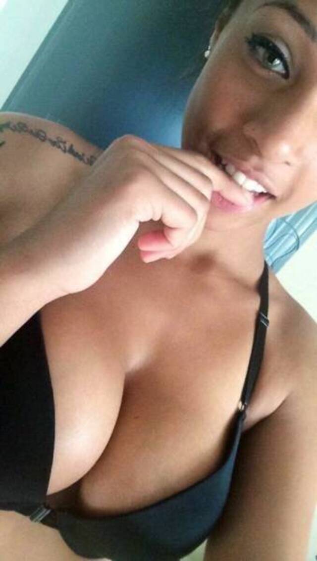 Hot Girls (21 pics)