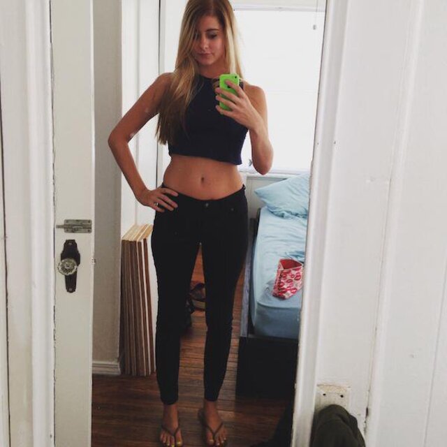 Selfie Girls (21 pics)