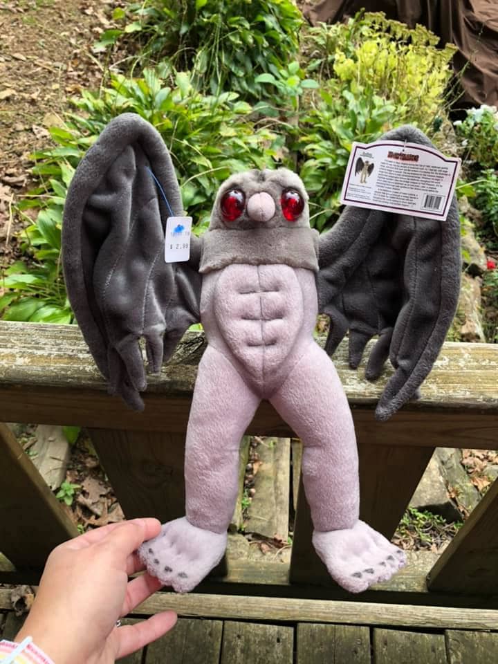 Weird Finds In Thrift Shops (18 pics)