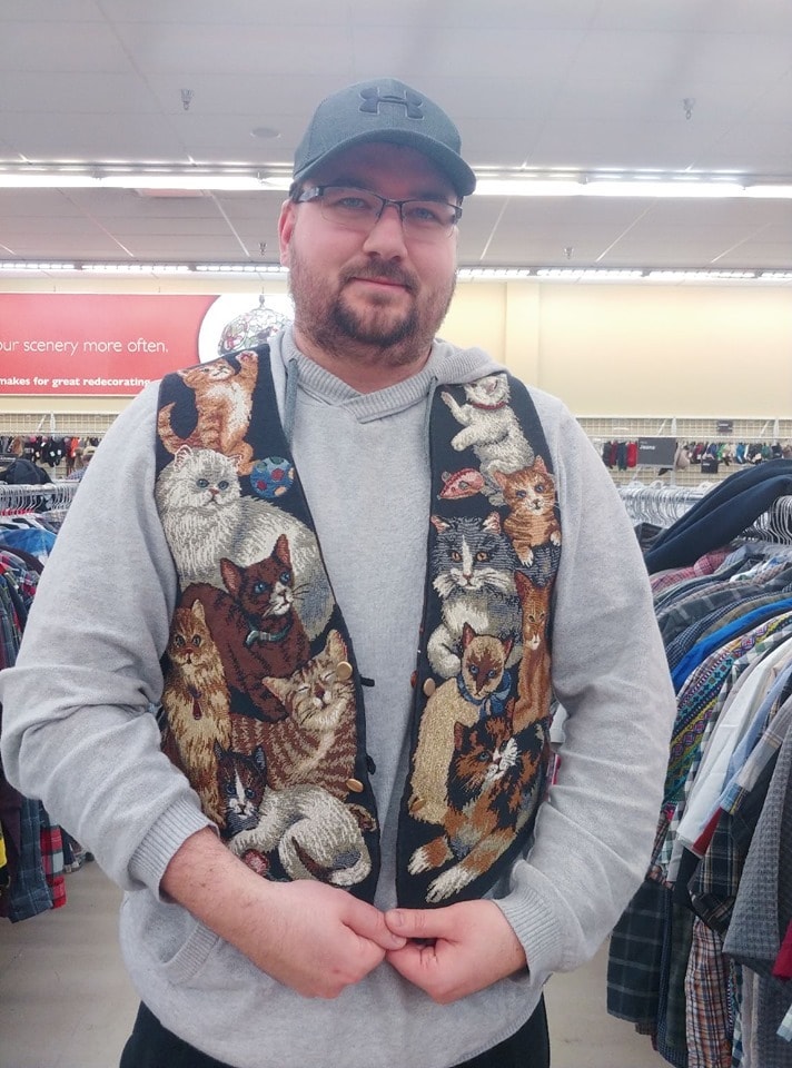 Weird Finds In Thrift Shops (18 pics)