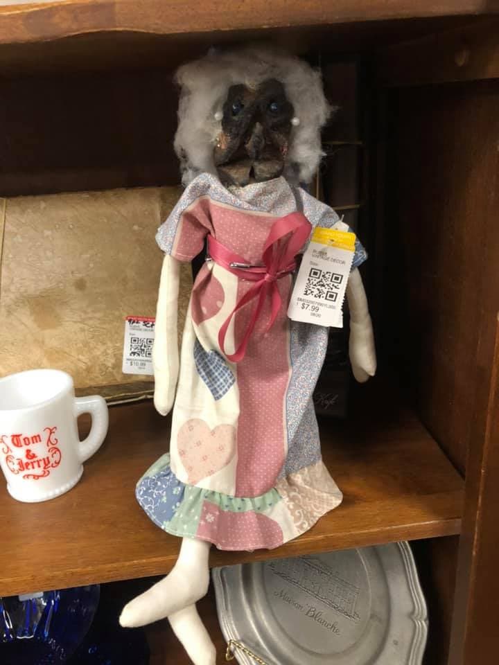 Weird Finds In Thrift Shops (18 pics)