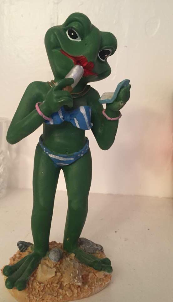 Weird Finds In Thrift Shops (18 pics)