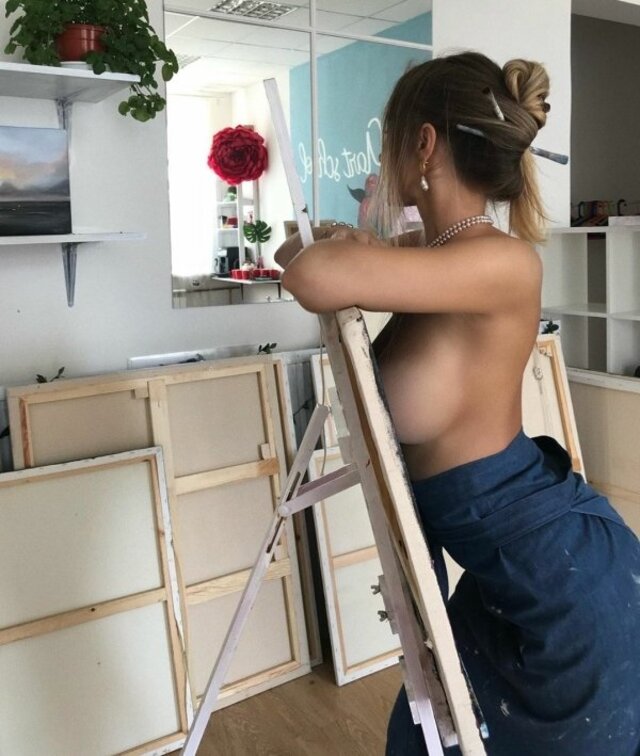 Braless Girls (21 pics)