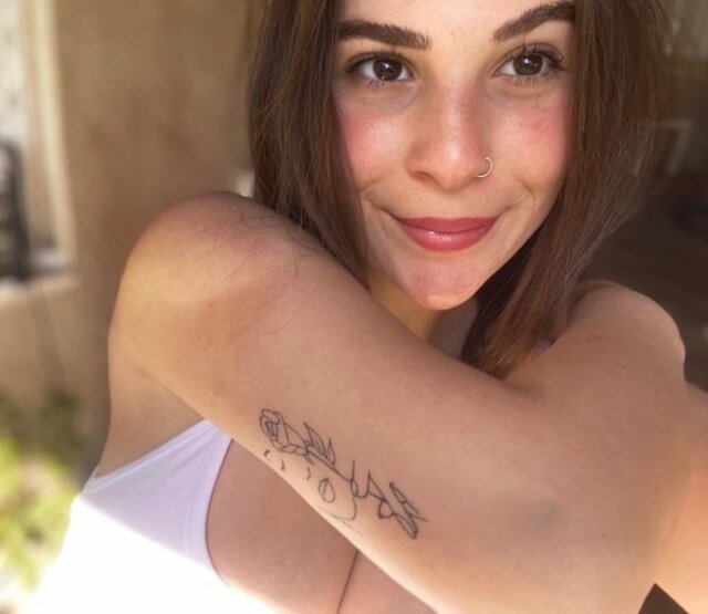 Tattooed Girls (21 pics)