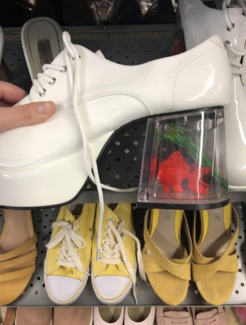 Weird Finds In Thrift Shops (27 pics)