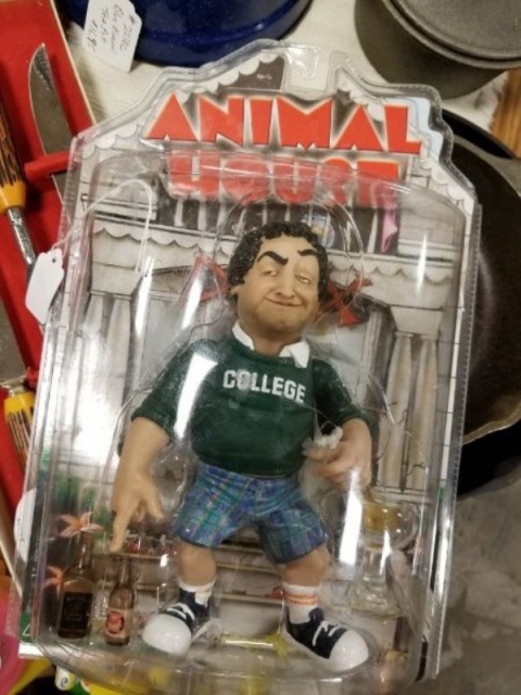 Weird Finds In Thrift Shops (27 pics)
