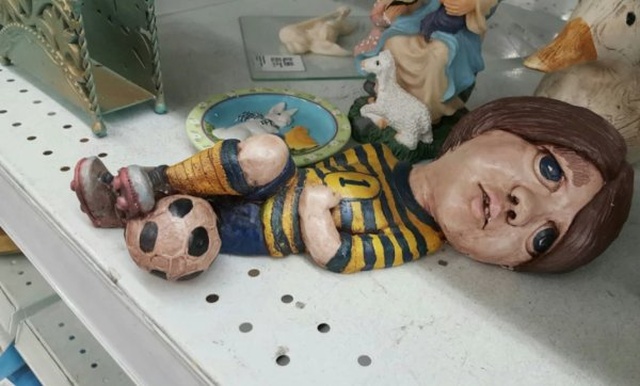 Weird Finds In Thrift Shops (27 pics)