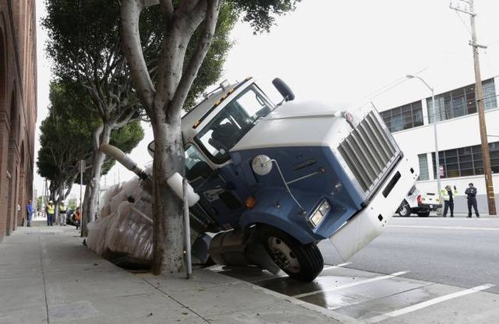 Unfortunate Situations (25 pics)