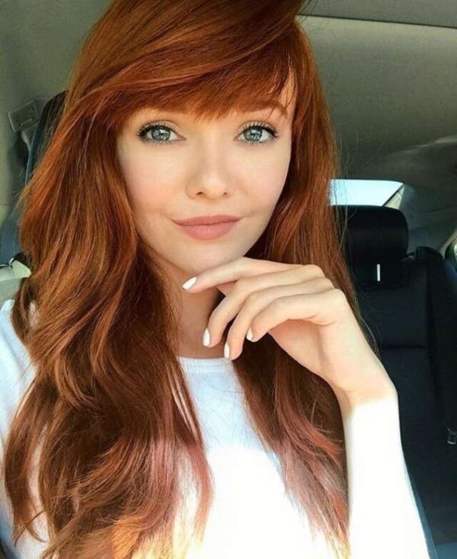 Girls In Cars (21 pics)