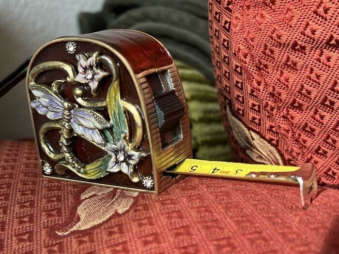 Weird Finds In Thrift Shops (23 pics)