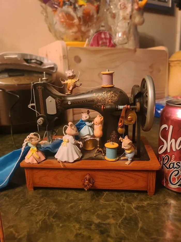 Weird Finds In Thrift Shops (23 pics)