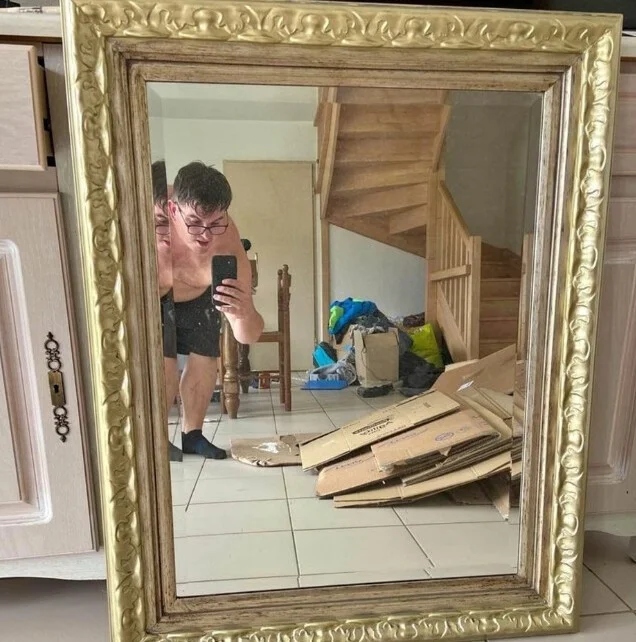 They're Trying To Sell Mirrors (25 pics)