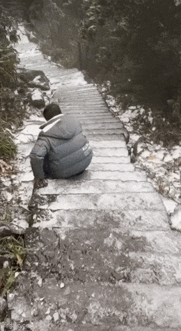 Acid GIFs, May 19 (25 gifs)