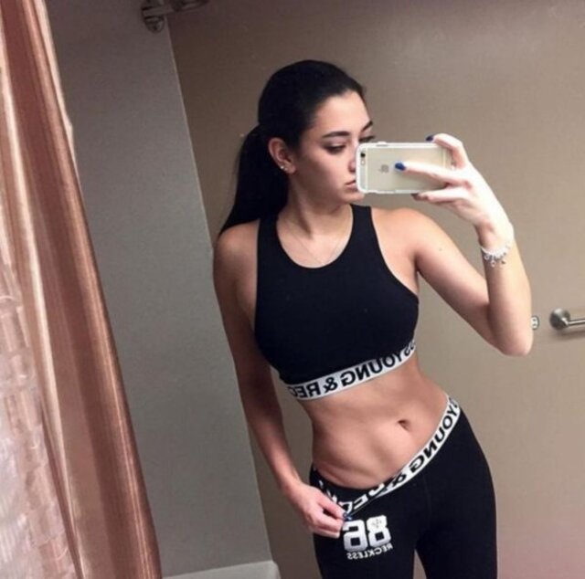 Cute Girls (21 pics)
