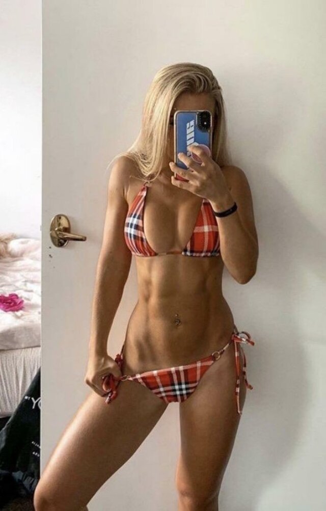 Cute Girls (21 pics)